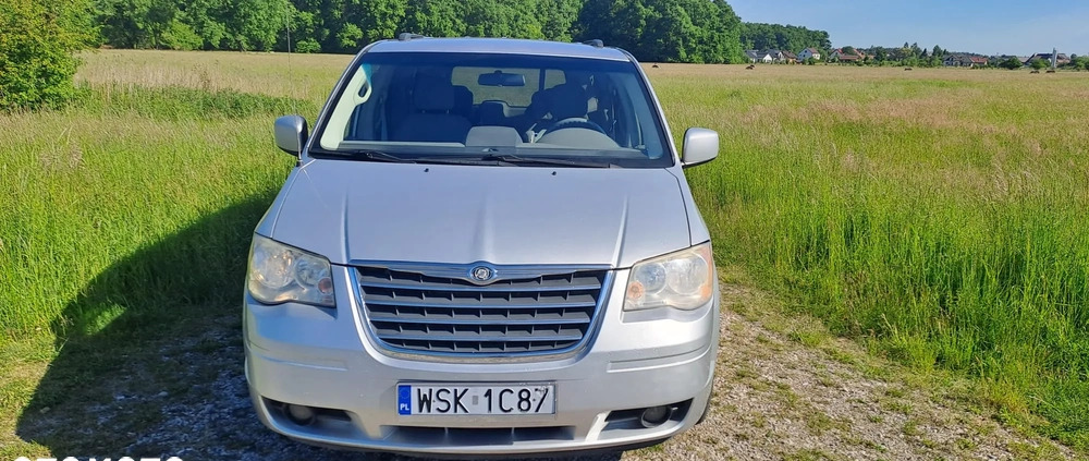 Chrysler Town &amp; Country cena 24900 przebieg: 213500, rok produkcji 2010 z Bochnia małe 67